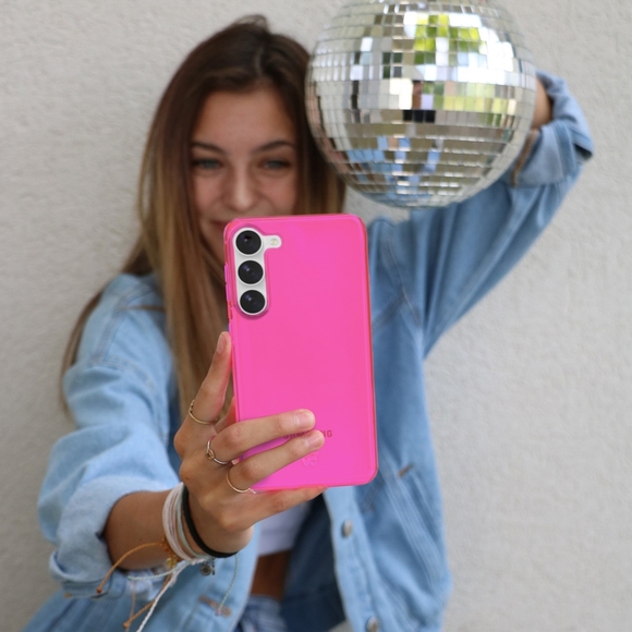 Neon Pink Clear Samsung Case S9 (Used) - Picture 11 of 11